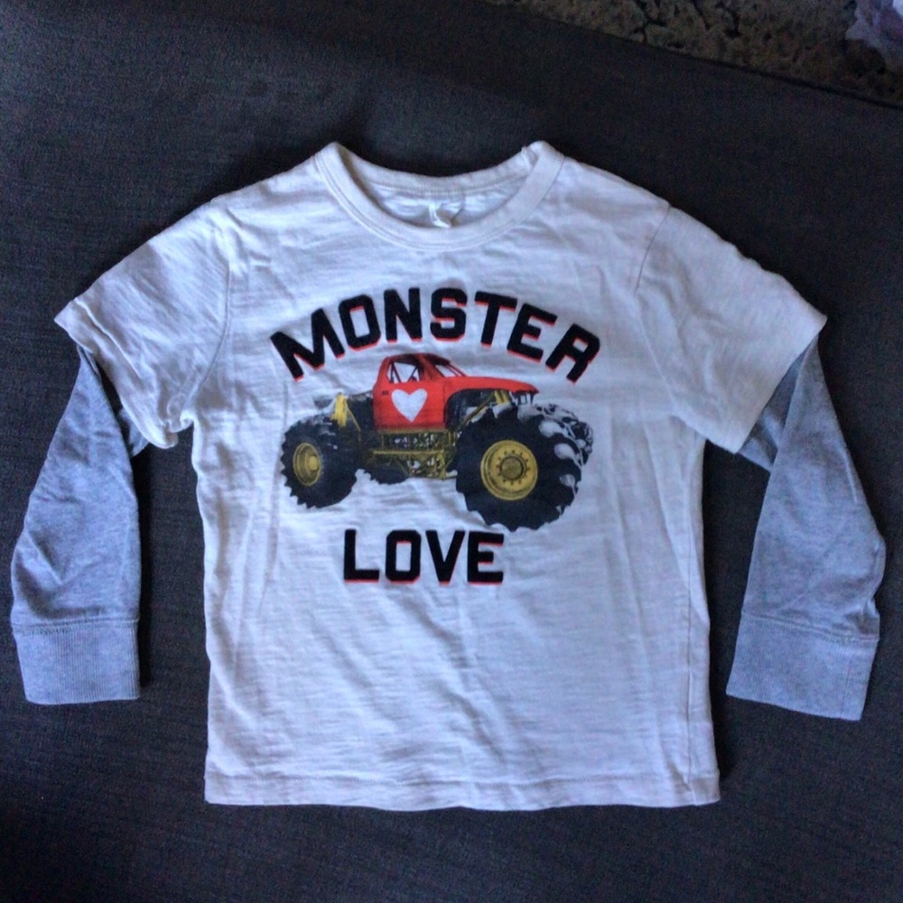 GAP boys long sleeve T-shirt